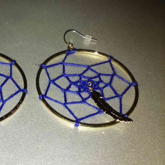 5pc LOT: DISNEY COUTURE POCAHONTAS 14KT GP DREAM CATCHER HOOP EARRINGS**NEW! - Picture 7 of 9